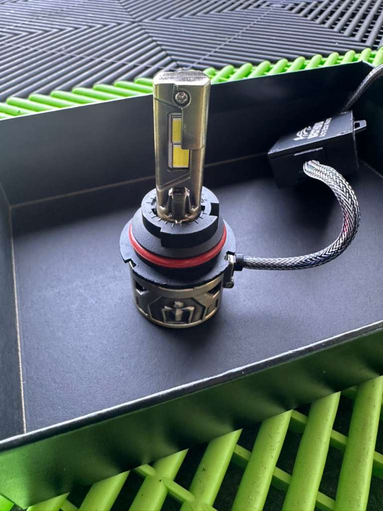 LED LIGHT BULB R33 (H8/H11)